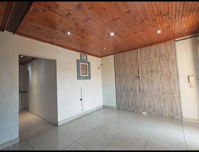 3 BEDROOM FREESTANDING FOR SALE IN WOODVIEW